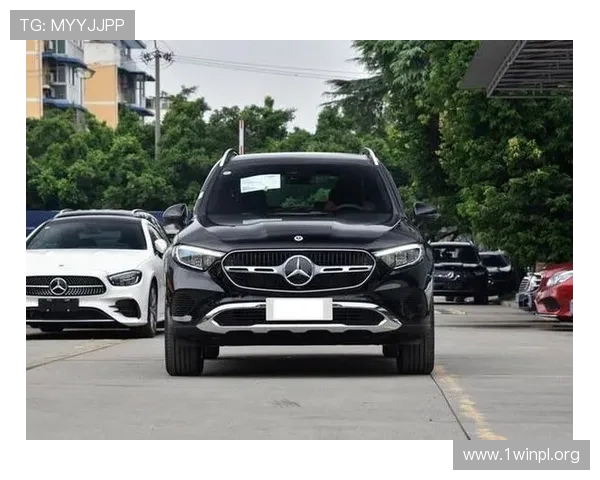 凯发奔驰宝马:豪华车品牌的用户口碑与评价分析,选择最适合您的车型 凯发奔驰宝马:豪华车品牌的用户口碑与评价分析,选择最适合您的车型